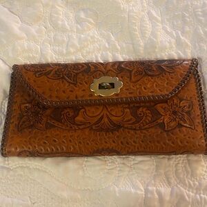 Floral Embossed vintage Leather Wallet